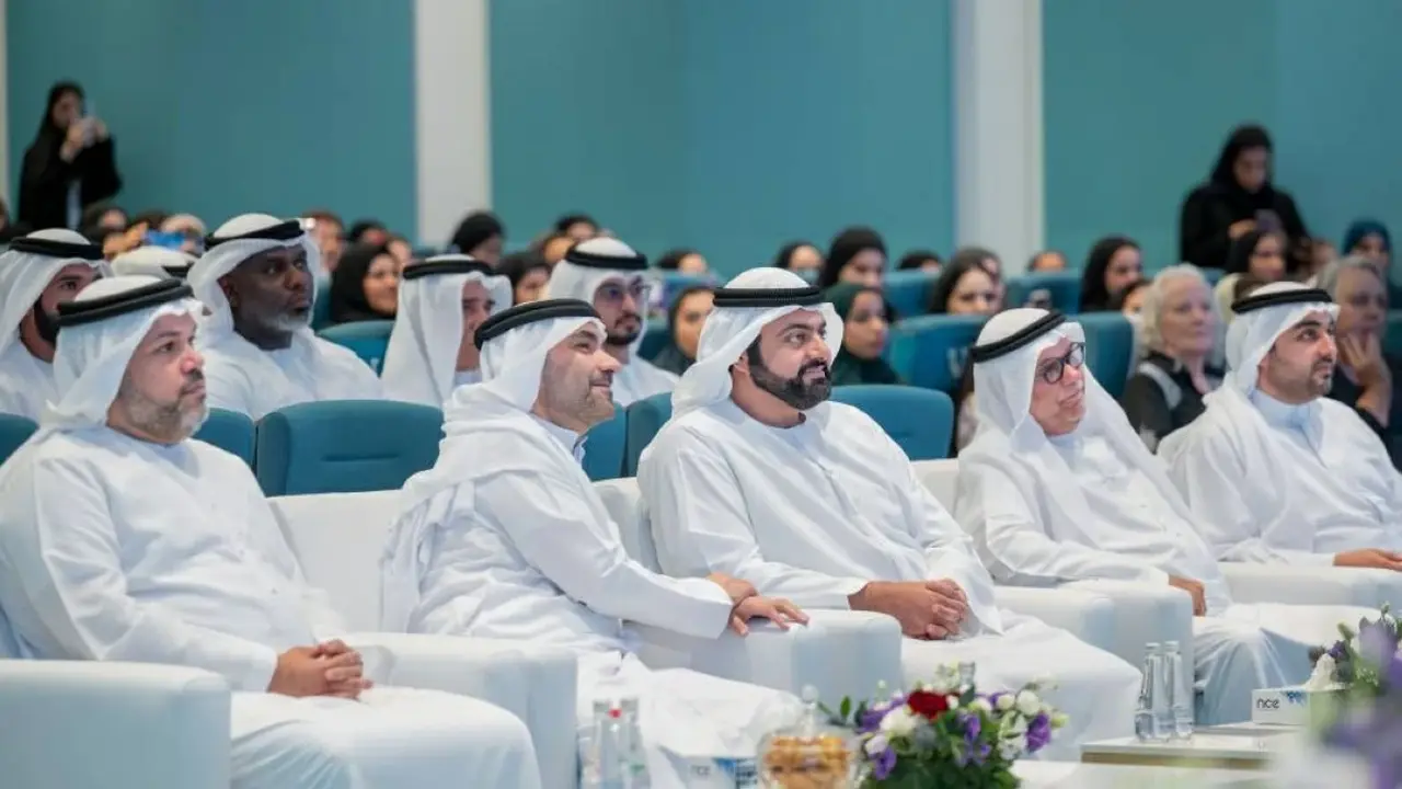 محمد بن حمد يحتفل بتخريج طلاب الثانوية العامة في أكاديمية الديار